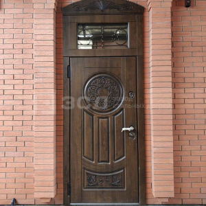 Входная дверь с тремя контурами уплотнения цвет орех - фото